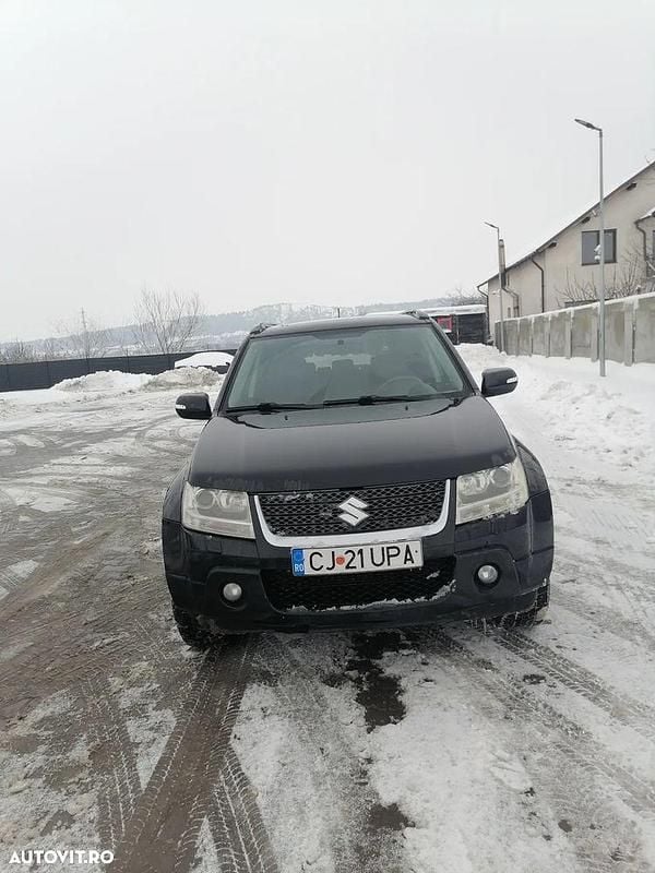 Culoarenegru Second-hand 2011 Suzuki Grand Vitara SUV | 6.499 EUR - Imagine 1/4