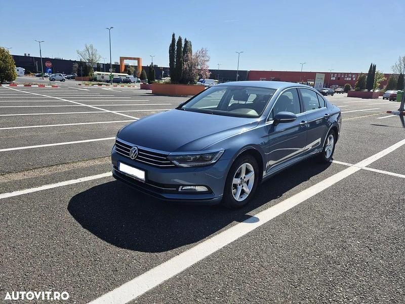 Albastru Utilizat 2015 VW Passat Comfortline Berlinǎ | 10.800 EUR (Preț OK) - Imagine 1/4