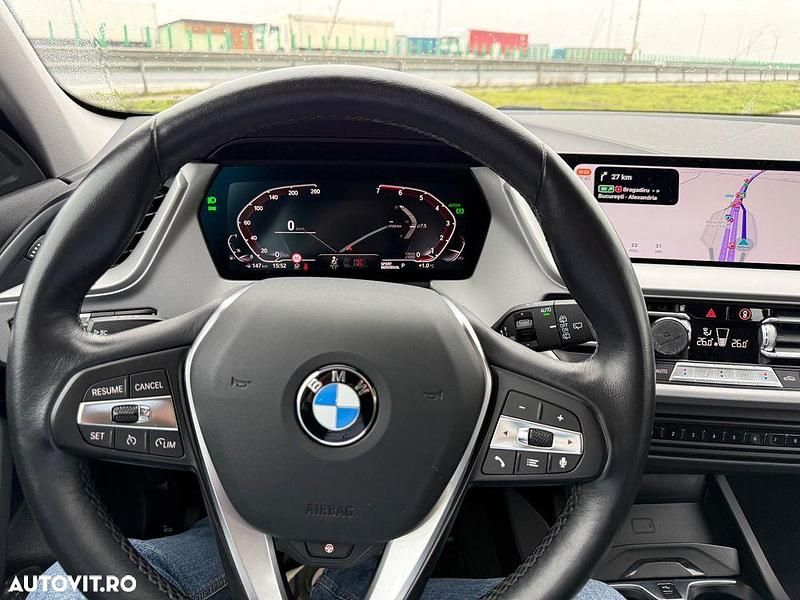 Second-hand BMW 118 Comfort Edition 136 CP (100 kW) 2022 Culoarealbastru Hatchback