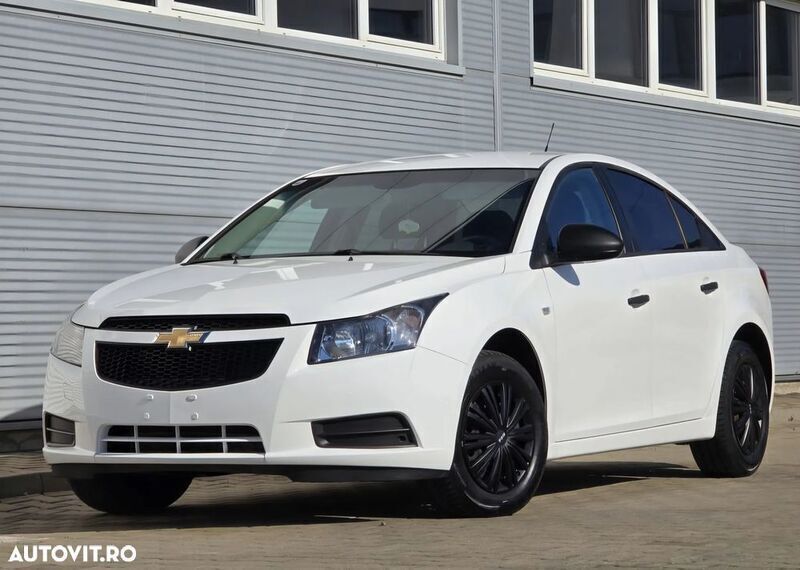 Alb Utilizat 2015 Chevrolet Cruze LT Berlinǎ | 5.000 EUR (Preț OK) - Imagine 1/4