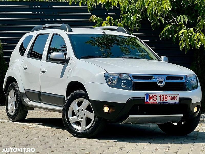 Culoarealb Utilizat 2011 Dacia Duster Lauréate SUV | 7.000 EUR (Preț OK) - Imagine 1/4