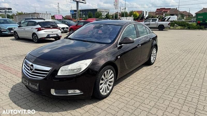 Second-hand Opel Insignia 160 CP (117 kW) 2011 Culoaremaro Berlinǎ
