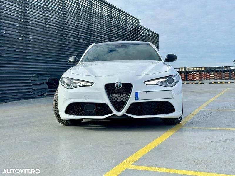 Second-hand Alfa Romeo Giulia Veloce 280 CP (205 kW) 2020 Culoarealb Berlinǎ
