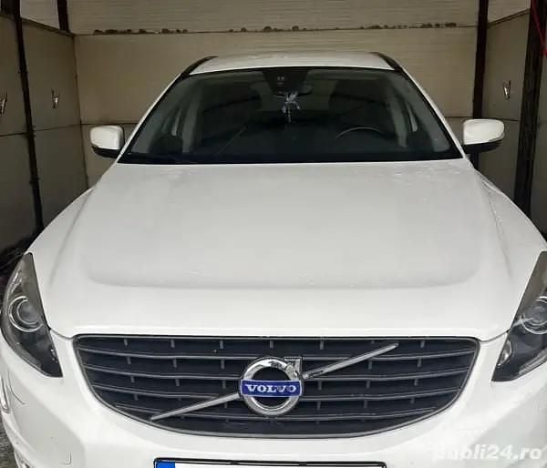 Alb Utilizat 2016 Volvo XC60 SUV | 13.990 EUR (Preț OK) - Imagine 1/4