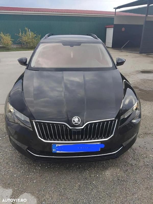 Culoarenegru Utilizat 2017 Skoda Superb Active Break | 14.500 EUR (Preț OK) - Imagine 1/4