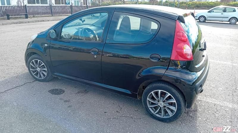 Second-hand Peugeot 107 67 CP (49 kW) 2008 Negru Hatchback