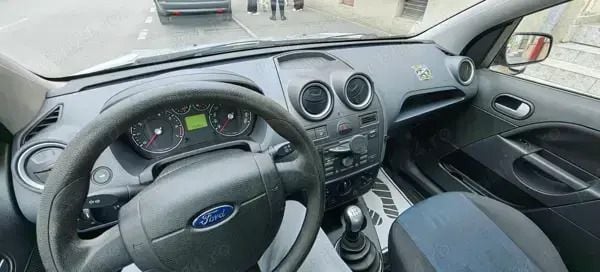 Utilizat 2006 Ford Fiesta Hatchback | 1.490 EUR (Preț bun) - Imagine 1/4