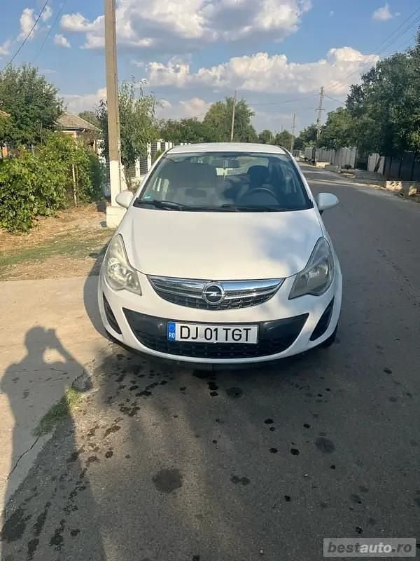 Utilizat 2012 Opel Corsa Hatchback | 2.500 EUR (Preț bun) - Imagine 1/4