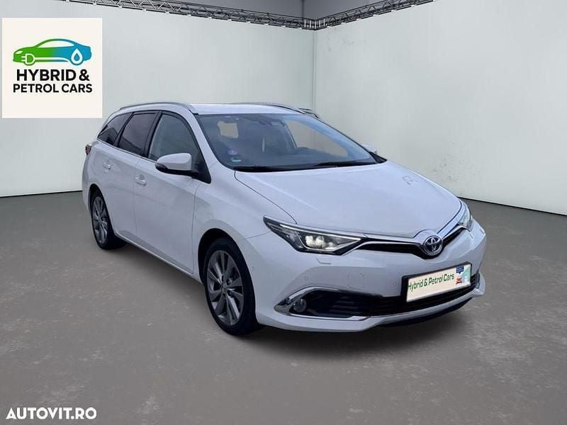 Second-hand Toyota Auris Hybrid 99 CP (72 kW) 2018 Culoarealb Break