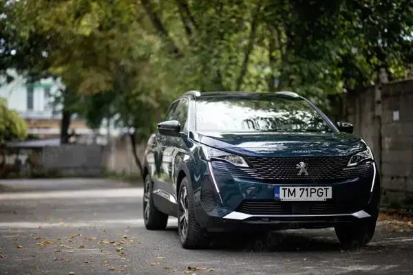 Utilizat 2023 Peugeot 3008 GTi SUV | 28.900 EUR (Scump) - Imagine 1/4