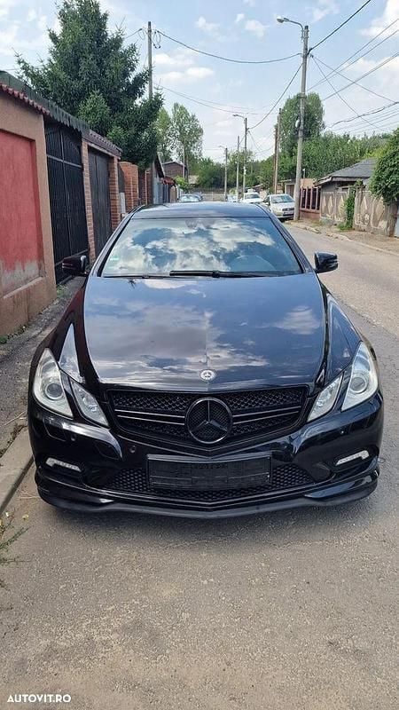 Culoarenegru Utilizat 2010 Mercedes E220 Elegance Coupe | 9.300 EUR (Preț OK) - Imagine 1/4