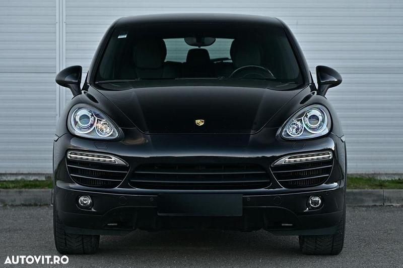 Second-hand Porsche Cayenne 240 CP (176 kW) 2011 Culoarenegru SUV