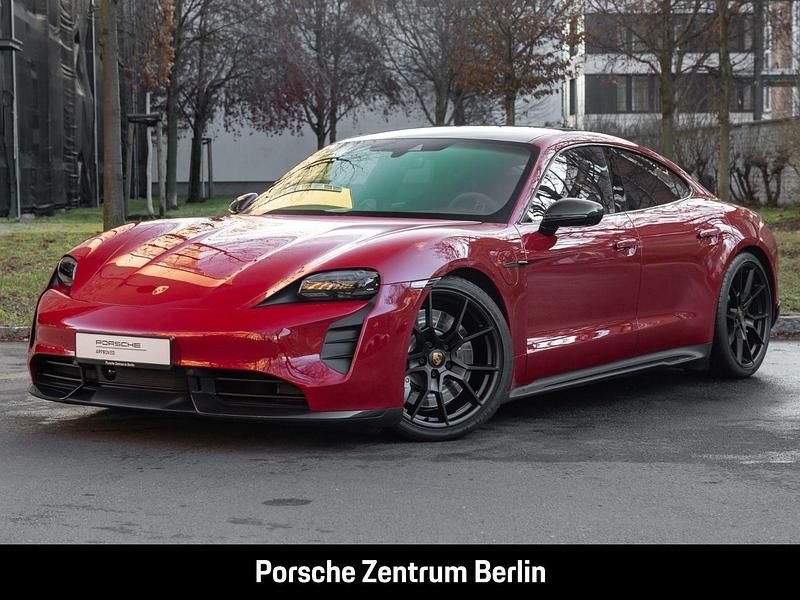 Second-hand Porsche Taycan GTS 439 kW (598 CP) 2022 Roșu Berlinǎ