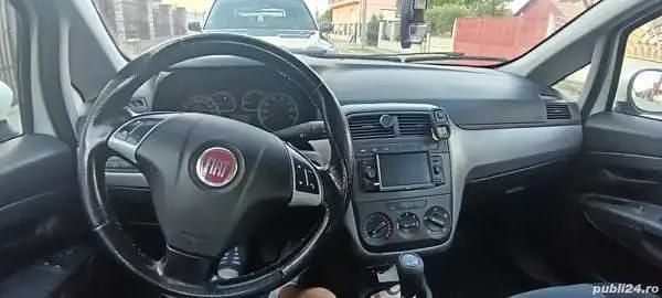 Utilizat 2012 Fiat Punto Hatchback | 2.500 EUR - Imagine 1/4