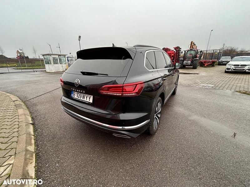 Second-hand VW Touareg Atmosphere 340 CP (250 kW) 2021 Culoarenegru SUV