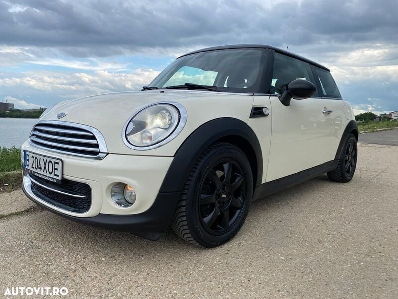 Bej Utilizat 2013 Mini Cooper D Hatchback | 7.500 EUR - Imagine 1/4
