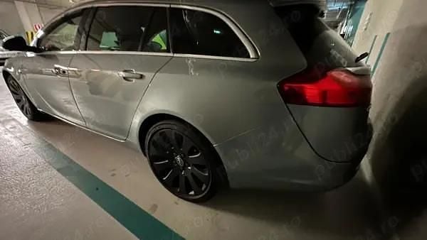 Second-hand Opel Insignia 173 CP (127 kW) 2013 Gri Break