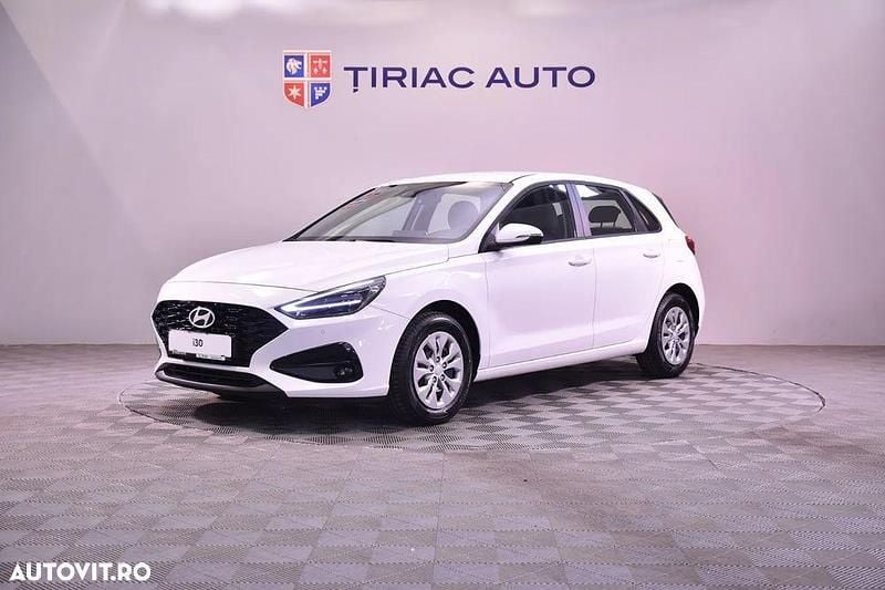 Culoarealb Nouă 2025 Hyundai i30 Comfort Hatchback | 18.150 EUR (Preț OK) - Imagine 1/4