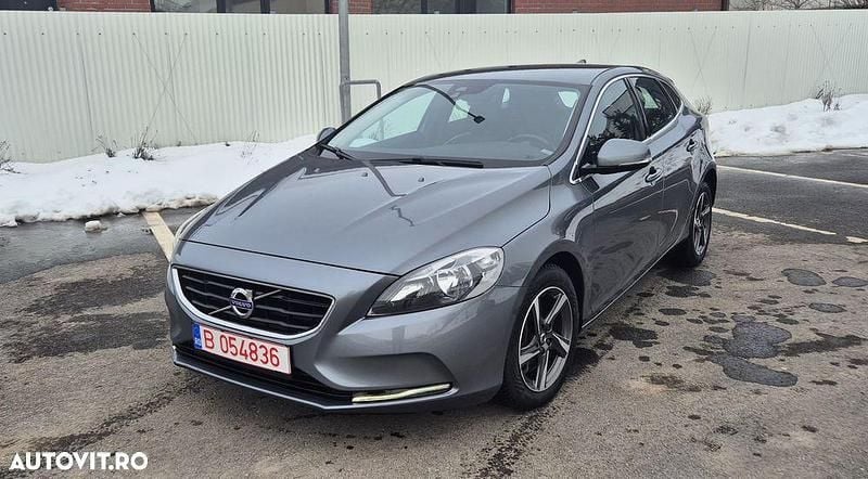 Second-hand Volvo V40 Summum 190 CP (139 kW) 2015 Culoaregri Hatchback