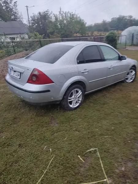 Second-hand Ford Mondeo 136 CP (100 kW) 2004 Berlinǎ