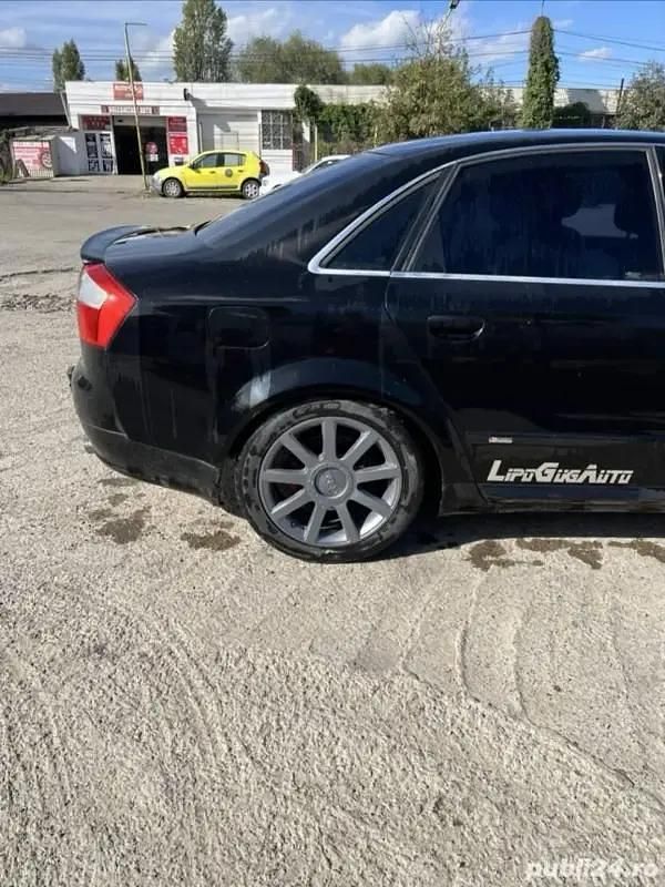 Second-hand Audi A4 131 CP (96 kW) 2001 Berlinǎ