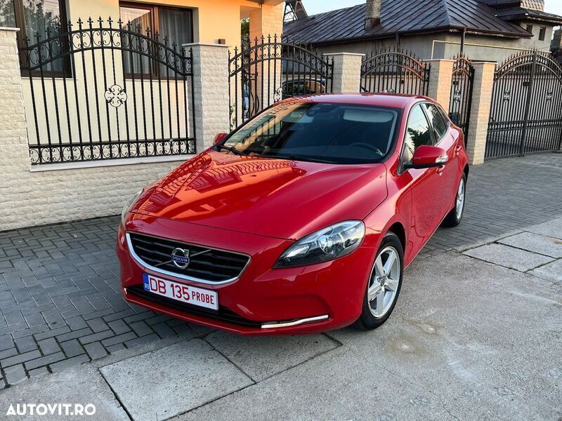 Rosu Utilizat 2012 Volvo V40 Kinetic Break | 5.990 EUR (Preț bun) - Imagine 1/4