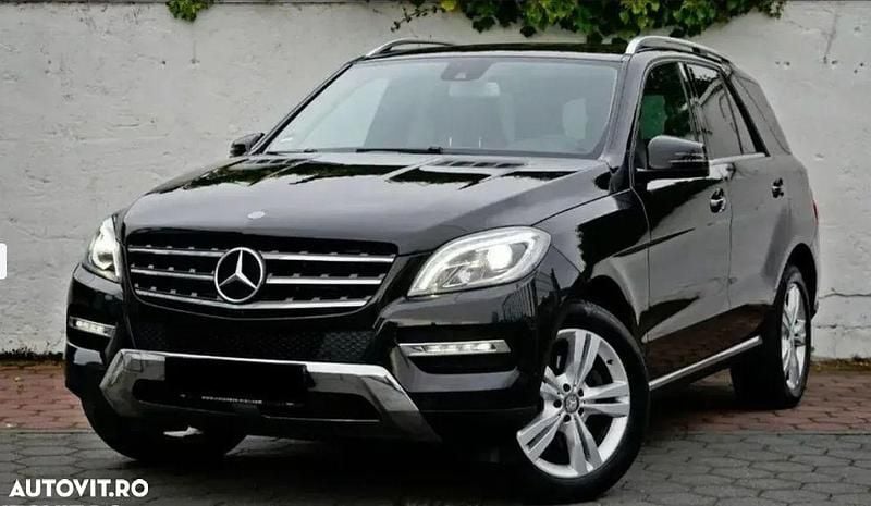 Negru Utilizat 2015 Mercedes ML250 SUV | 22.900 EUR (Puțin scump) - Imagine 1/4