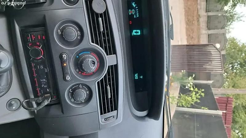 Utilizat 2007 Renault Scénic II Monovolum | 11.500 EUR - Imagine 1/4