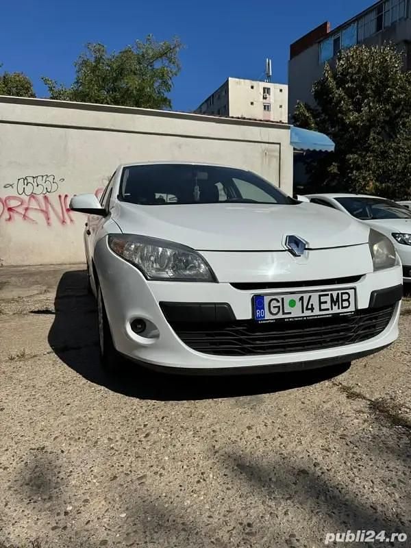 Utilizat 2011 Renault Mégane III Hatchback | 3.100 EUR (Super Preț) - Imagine 1/4