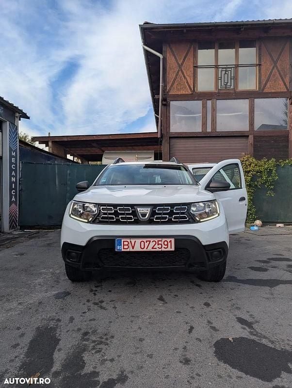 Culoarealb Utilizat 2019 Dacia Duster Essentiel SUV | 10.900 EUR (Preț bun) - Imagine 1/4