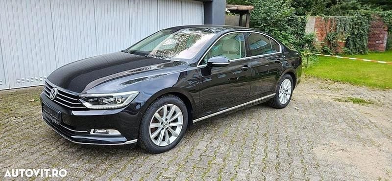 Culoarenegru Utilizat 2015 VW Passat Berlinǎ | 15.750 EUR (Preț OK) - Imagine 1/4