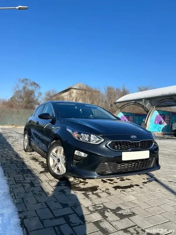 Second-hand Kia Ceed Best 120 CP (88 kW) 2021 Culoarenegru Hatchback