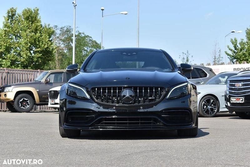 Culoarenegru Utilizat 2021 Mercedes C63 AMG AMG Coupe | 67.500 EUR - Imagine 1/4