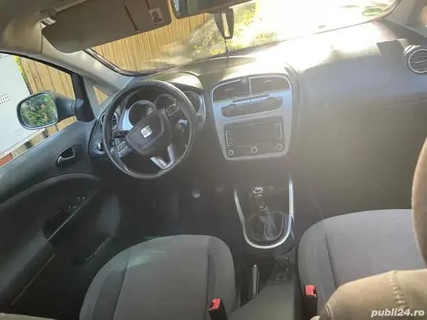 Utilizat 2010 Seat Altea Monovolum | 3.500 EUR (Preț bun) - Imagine 1/4