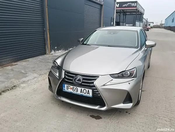 Second-hand Lexus IS300h 223 CP (164 kW) 2017 Berlinǎ
