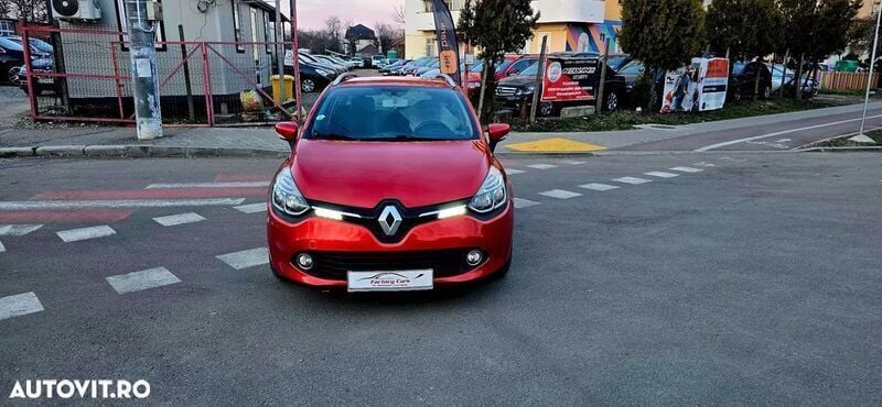 Rosu Utilizat 2014 Renault Clio GrandTour Zen Break | 5.250 EUR (Preț OK) - Imagine 1/4