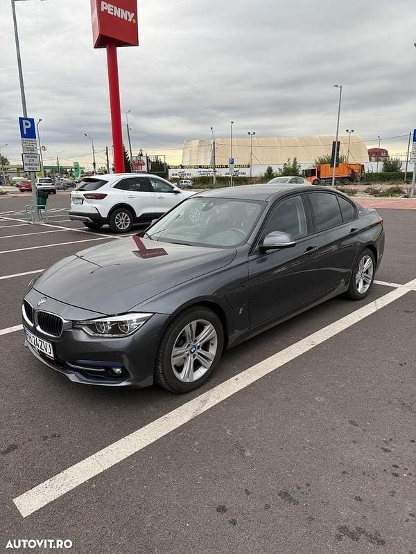 Culoaregri Utilizat 2018 BMW 330e Advantage Berlinǎ | 18.750 EUR - Imagine 1/4