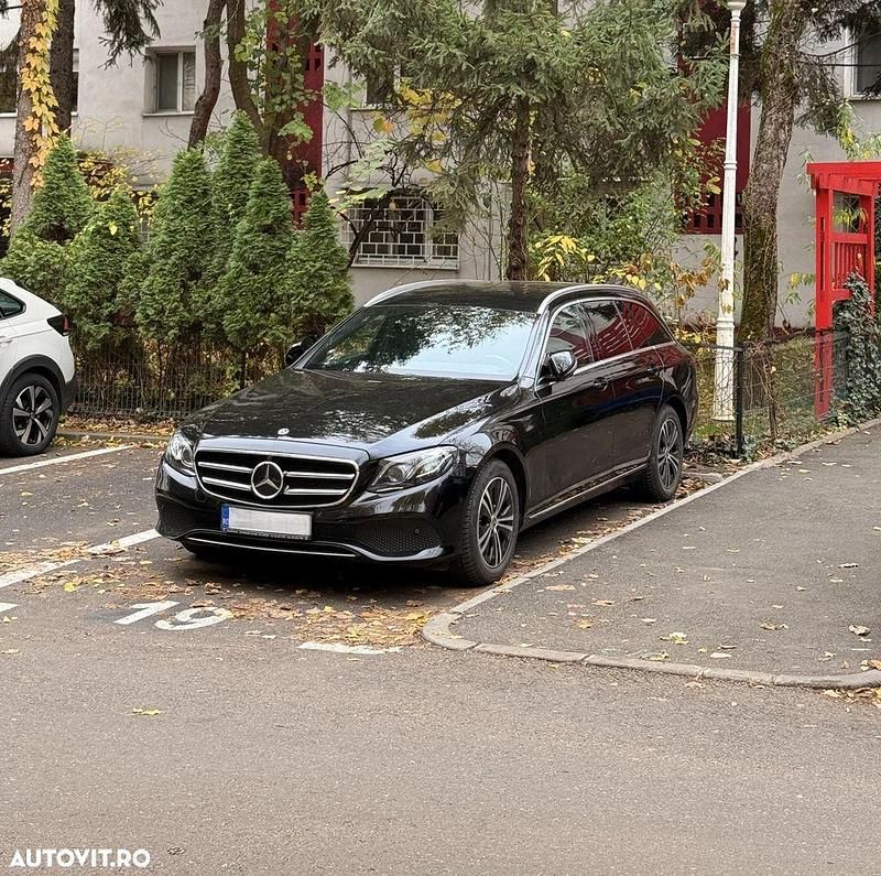 Second-hand Mercedes E200 Avantgarde 184 CP (135 kW) 2019 Culoarenegru Break
