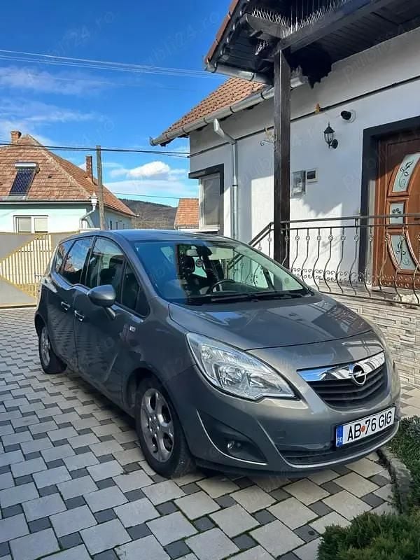 Second-hand Opel Meriva 110 CP (80 kW) 2012 Gri Monovolum