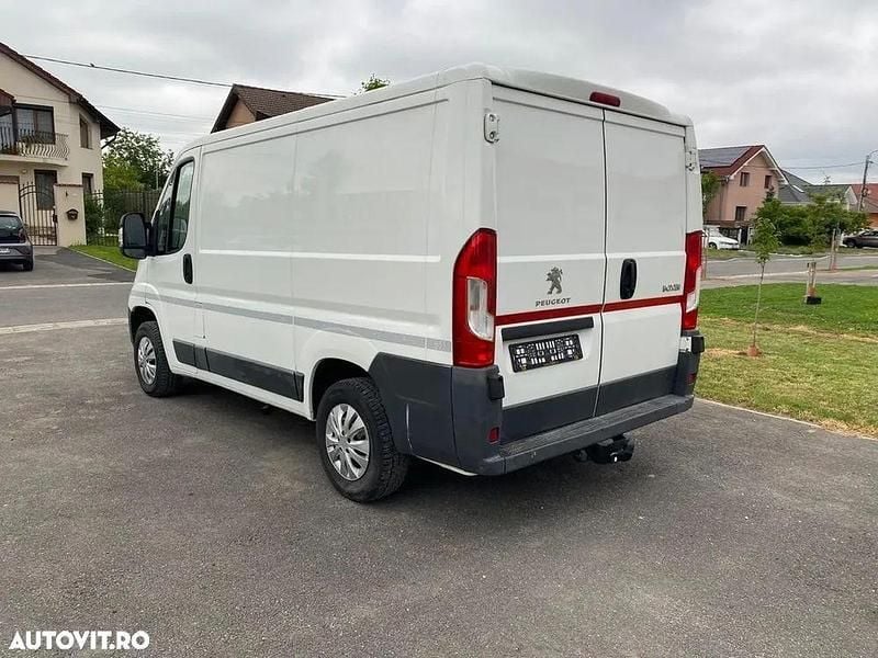 Second-hand Peugeot Boxer 130 CP (95 kW) 2018 Culoarealb Van