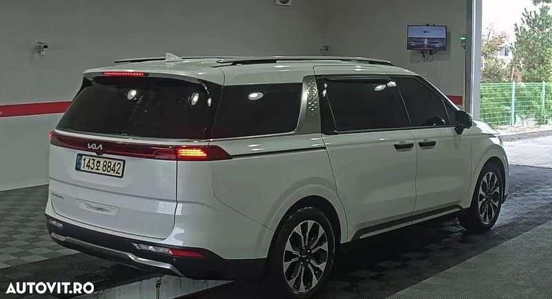 Second-hand Kia Carnival 204 CP (150 kW) 2021 Culoarealb Monovolum