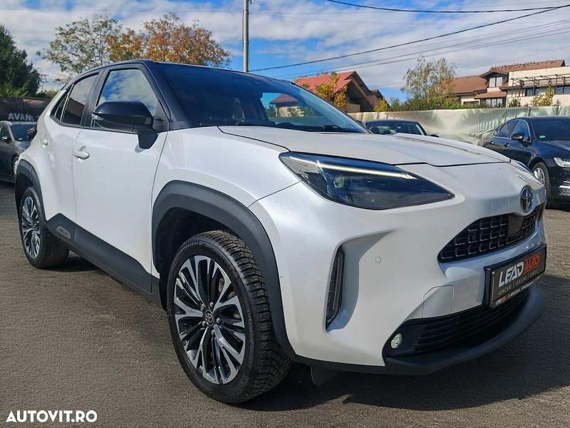 Culoarealb Utilizat 2022 Toyota Yaris Cross SUV | 22.799 EUR (Preț OK) - Imagine 1/4
