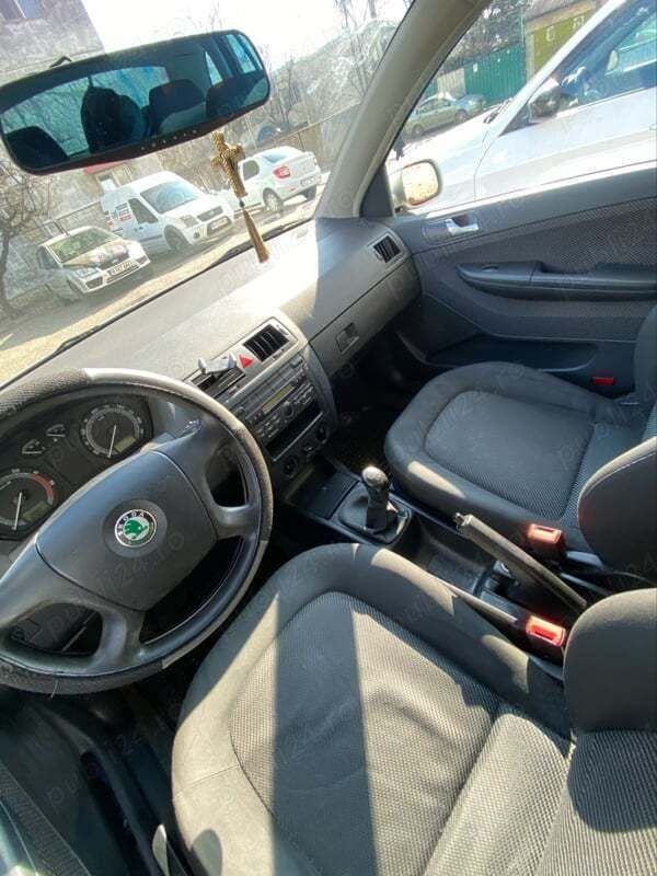 Argintiu Utilizat 2005 Skoda Fabia Berlinǎ | 1.100 EUR (Preț OK) - Imagine 1/4