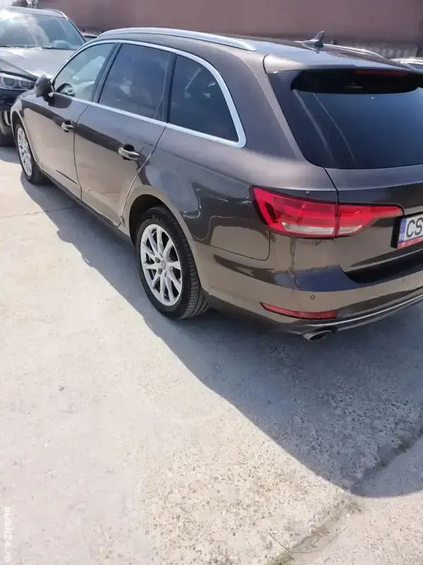 Maro Utilizat 2018 Audi A4 Break | 14.800 EUR (Preț OK) - Imagine 1/4