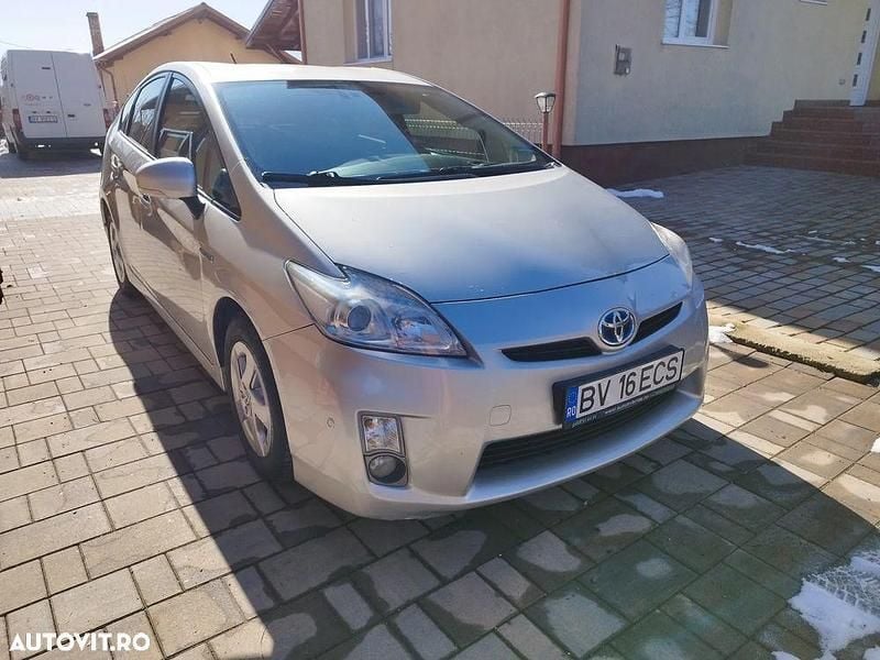 Second-hand Toyota Prius Executive 136 CP (100 kW) 2011 Culoareargint Berlinǎ