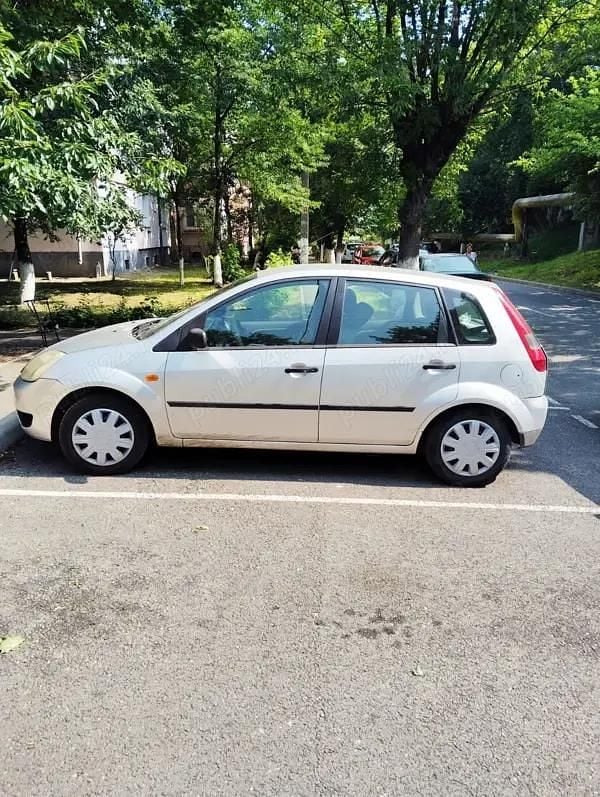 Utilizat 2002 Ford Fiesta Hatchback | 1.000 EUR (Preț OK) - Imagine 1/3