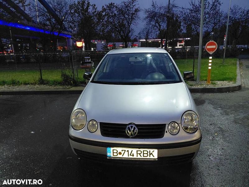 Culoareargint Utilizat 2005 VW Polo Hatchback | 2.150 EUR (Preț OK) - Imagine 1/4