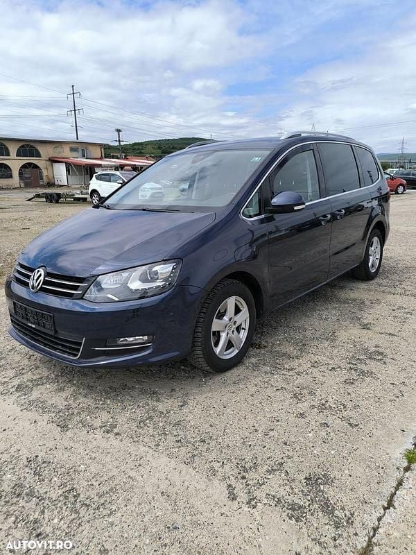 Second-hand VW Sharan Life 140 CP (102 kW) 2014 Albastru Monovolum