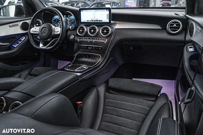 Second-hand Mercedes GLC300 AMG line Plus 258 CP (189 kW) 2019 Culoarenegru Coupe