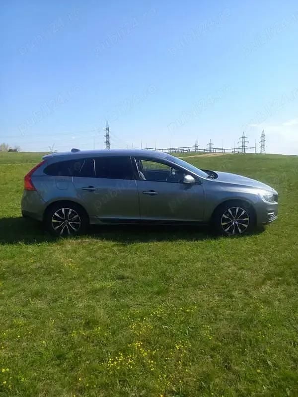 Utilizat 2017 Volvo V60 Break | 10.100 EUR (Preț OK) - Imagine 1/4